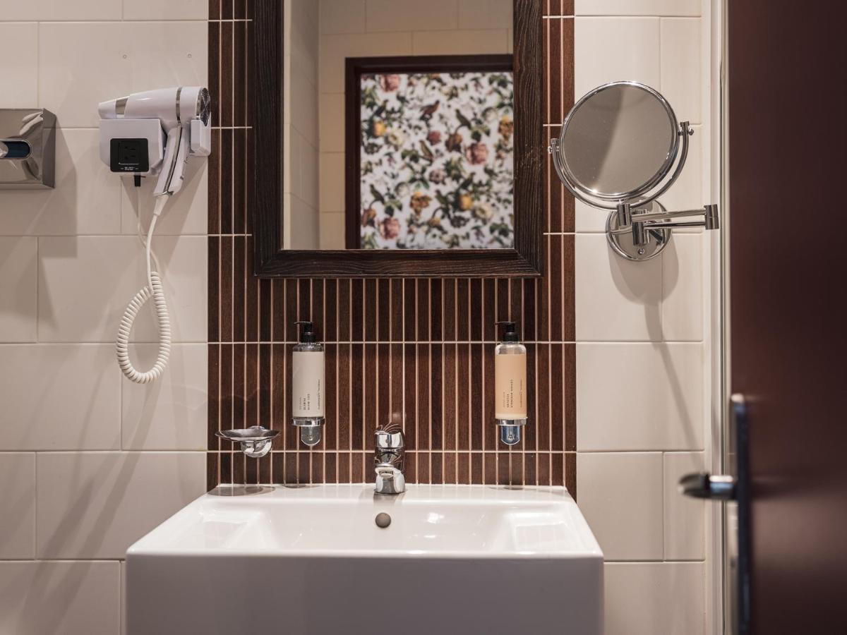 Hotel Brittany Париж Екстериор снимка