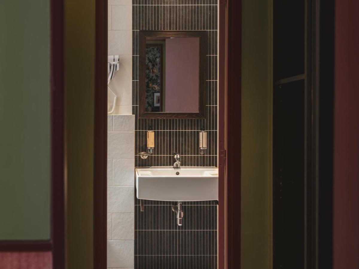Hotel Brittany Париж Екстериор снимка