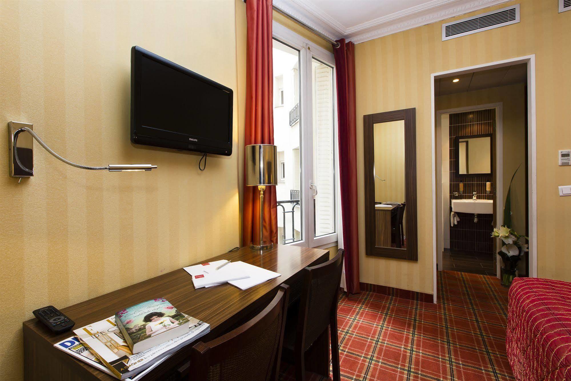 Hotel Brittany Париж Екстериор снимка